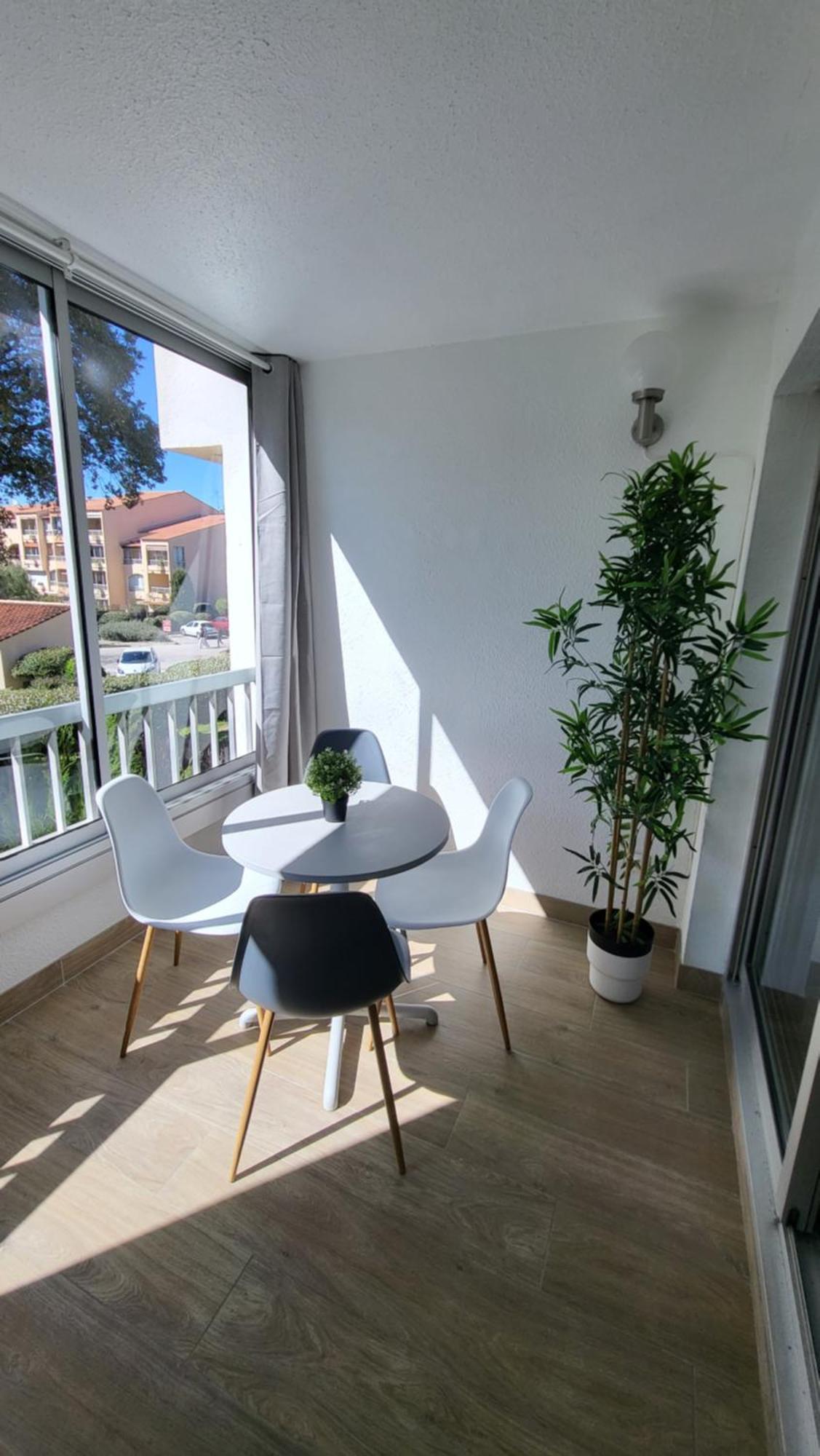 Apartment De 50 M2 Cosy Et Moderne A 100 M De La *